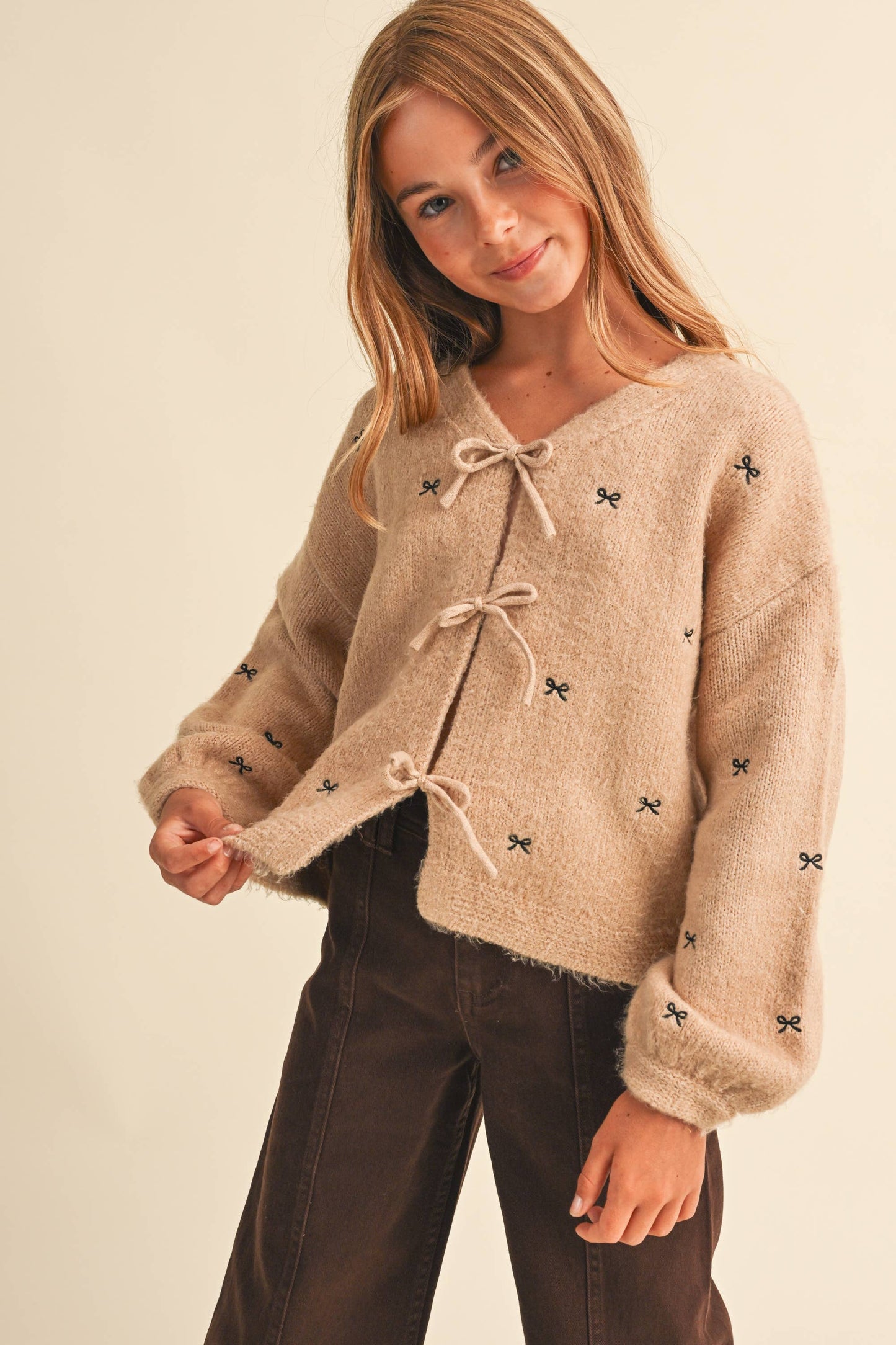 TWEEN KIDS GIRLS BOW EMBROIDERY SWEATER  (7-14)