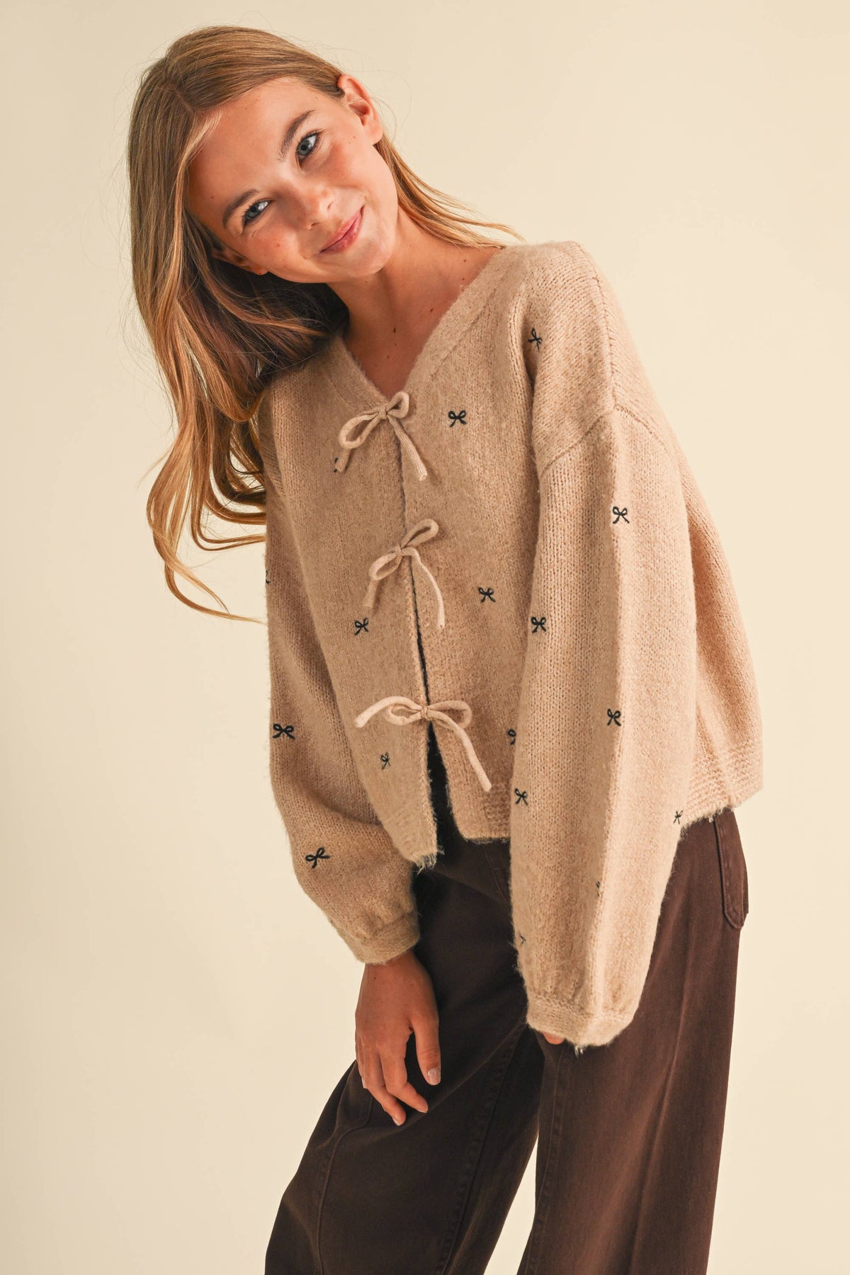 TWEEN KIDS GIRLS BOW EMBROIDERY SWEATER  (7-14)