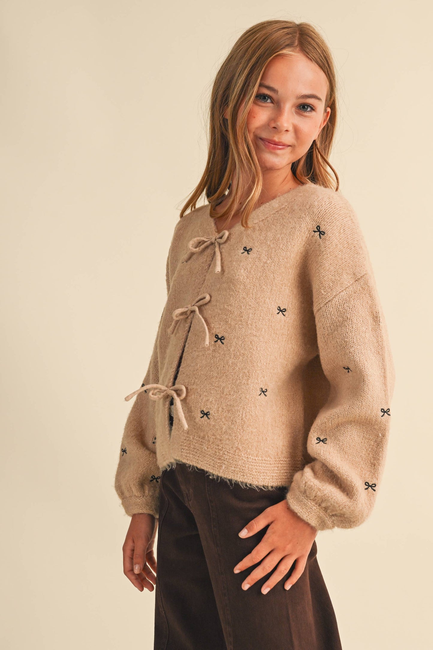 TWEEN KIDS GIRLS BOW EMBROIDERY SWEATER  (7-14)